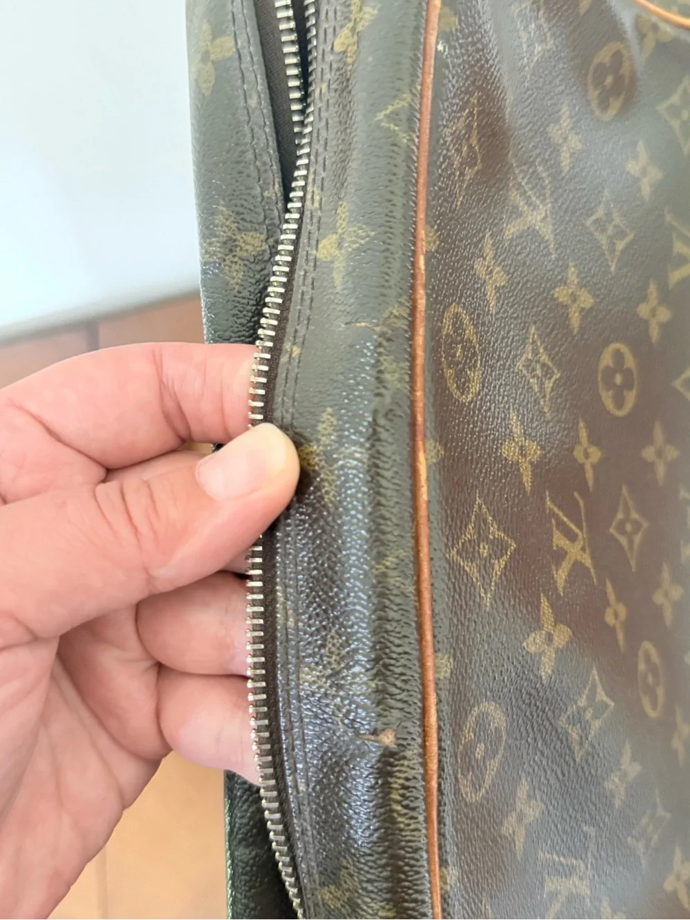 Vintage Authentic Louis Vuitton Monogram Trocadero 23 Canvas Leather Shoulder